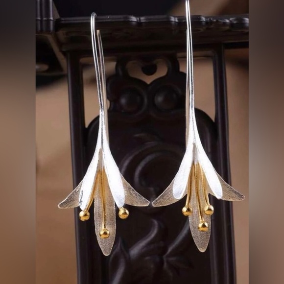 New Mixed Metal Floral Threader Drop Dangle Earrings ~ Tulips - Picture 11 of 16